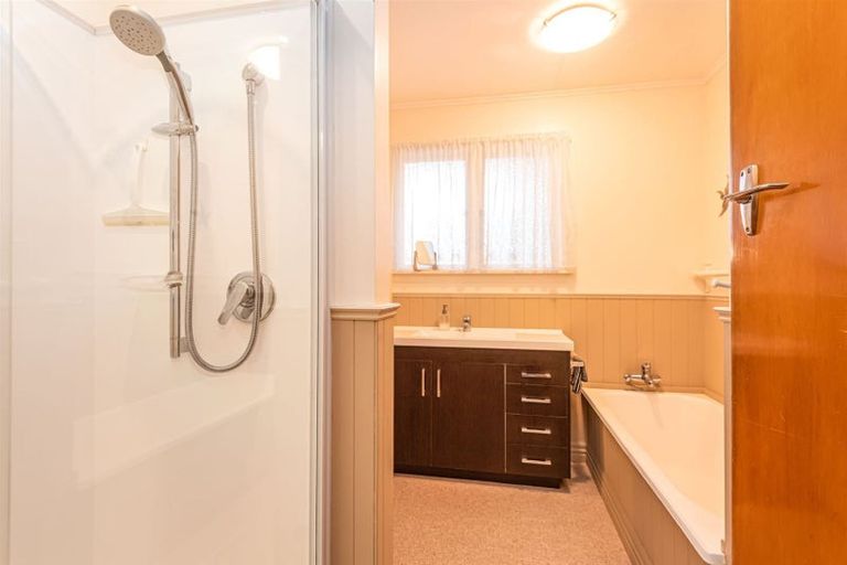 Photo of property in 19 Lochee Road, Upper Riccarton, Christchurch, 8041