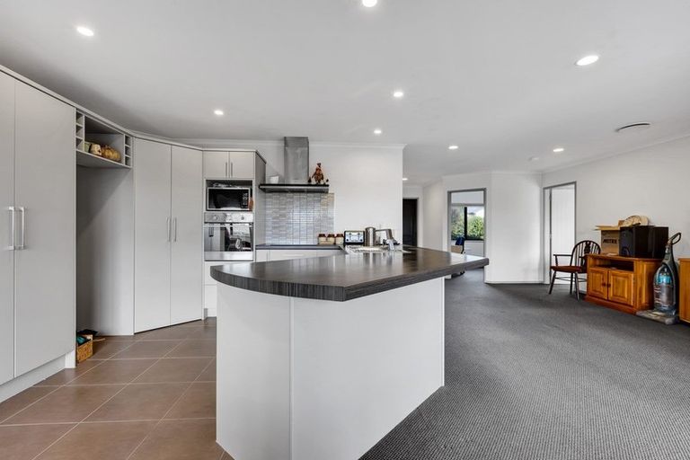 Photo of property in 3 Larlin Heights, Hawera, 4675