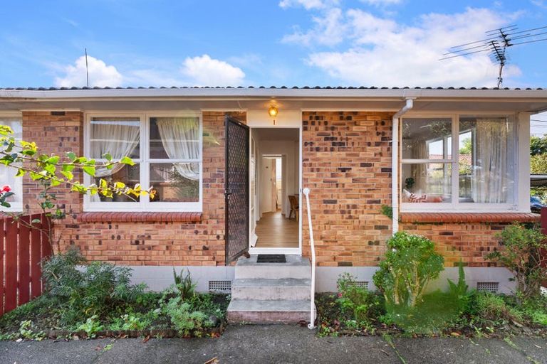 Photo of property in 1/133 Titirangi Road, New Lynn, Auckland, 0600
