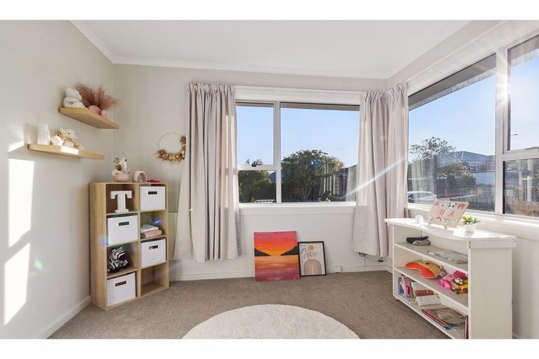 Photo of property in 37 Avenue Road, West End, Timaru, 7910