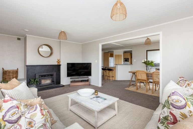 Photo of property in 32 Duckworth Crescent, Greenmeadows, Napier, 4112