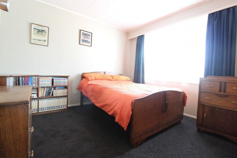 Photo of property in 17 Grange Street, Winton, 9720