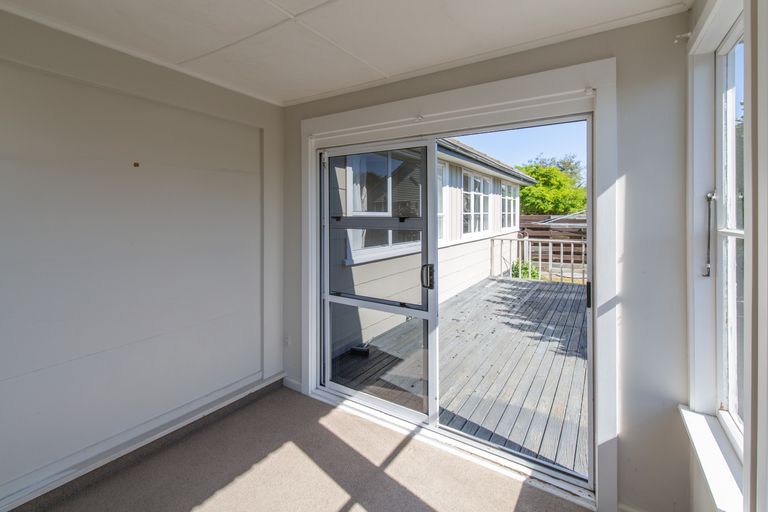Photo of property in 9 Wilmot Street, Northcote, Christchurch, 8052