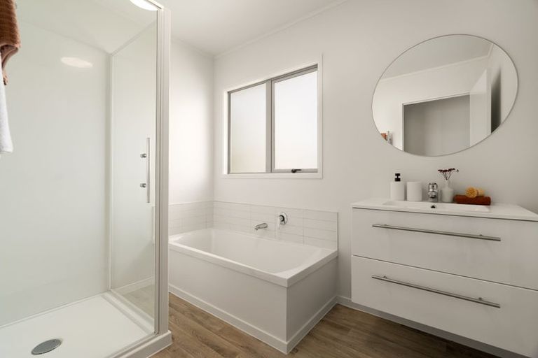 Photo of property in 22a Riverton Drive, Randwick Park, Auckland, 2105