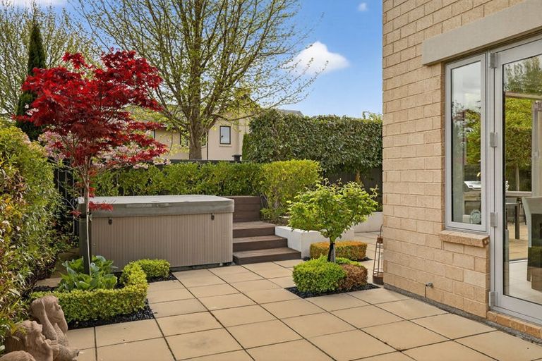 Photo of property in 1a Westburn Terrace, Burnside, Christchurch, 8041