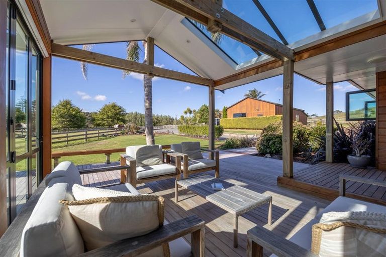 Photo of property in 883 Peak Road, Helensville, 0875