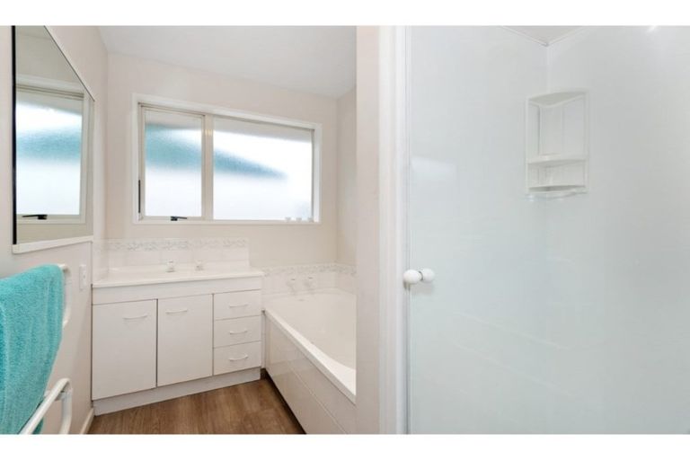 Photo of property in 2/15a Oakhampton Street, Hornby, Christchurch, 8042