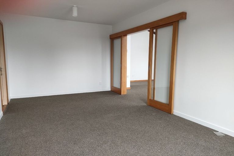Photo of property in 1 Raekura Place, Redcliffs, Christchurch, 8081
