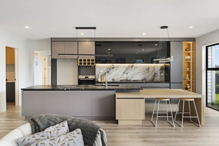 Photo of property in 17 Seagreen Avenue, Rosehill, Papakura, 2113