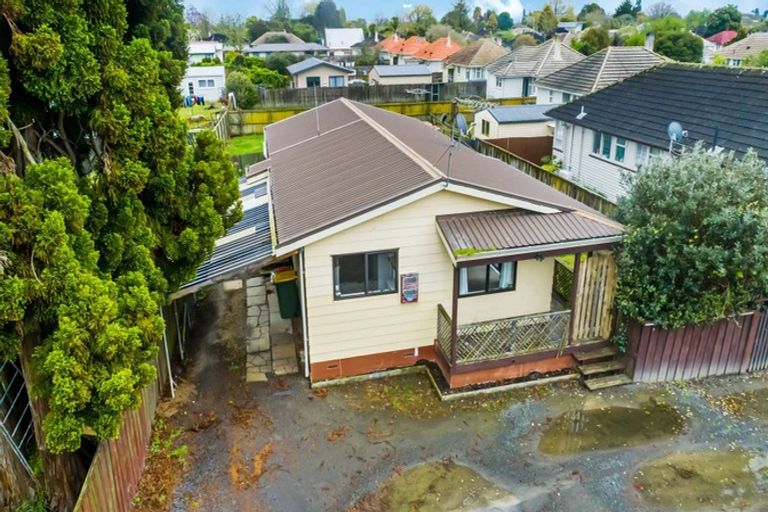 Photo of property in 18a Douglas Crescent, Fairfield, Hamilton, 3214