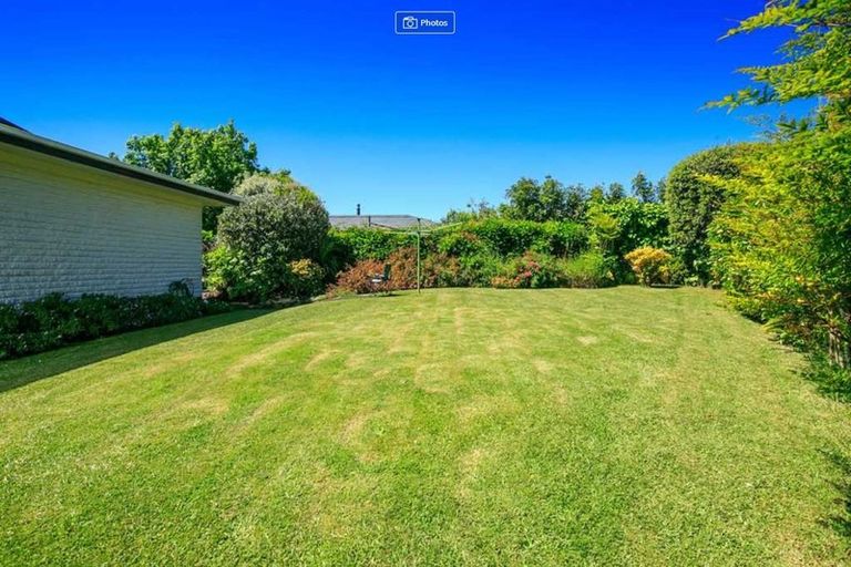 Photo of property in 2/4 Nea Place, Hillcrest, Auckland, 0627