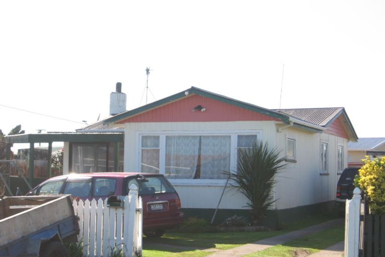 Photo of property in 4 Andresen Street, Foxton Beach, Foxton, 4815