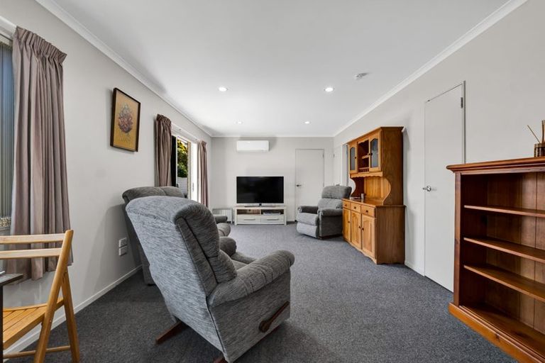 Photo of property in 9b Disraeli Street, Hawera, 4610