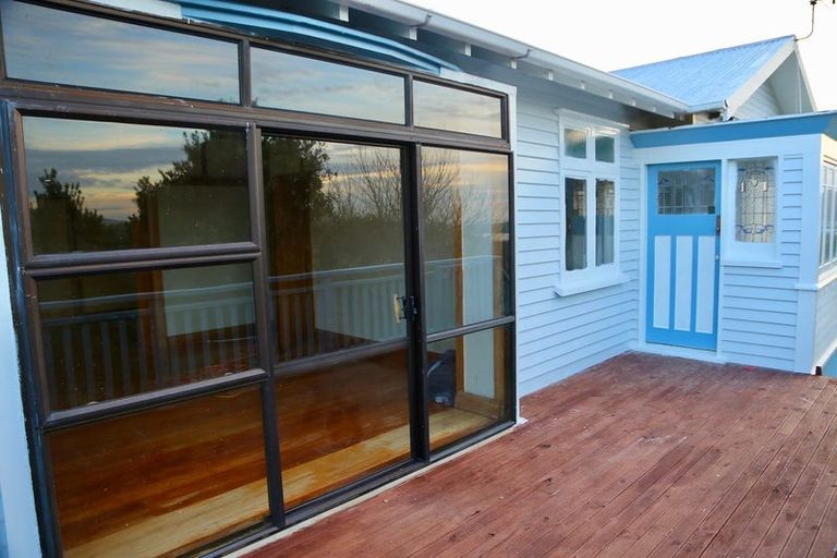 Photo of property in 11 Lancewood Grove, Ranui, Porirua, 5024
