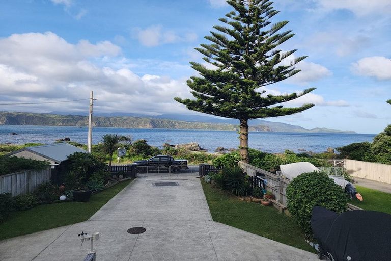 Photo of property in 184 Breaker Bay Road, Breaker Bay, Wellington, 6022
