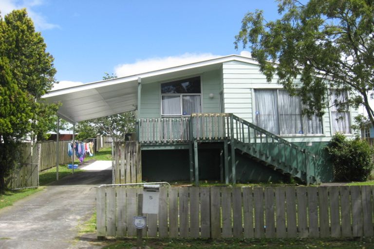 Photo of property in 5 Aden Place, Clendon Park, Auckland, 2103