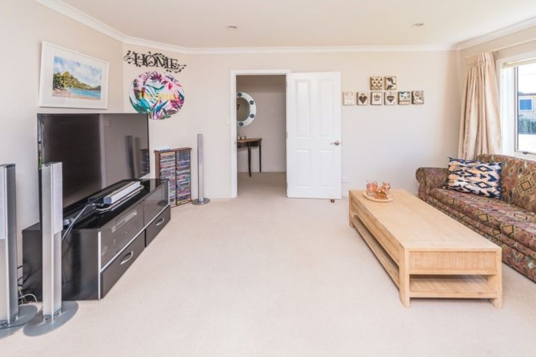 Photo of property in 12 Gilligan Close, College Estate, Whanganui, 4500