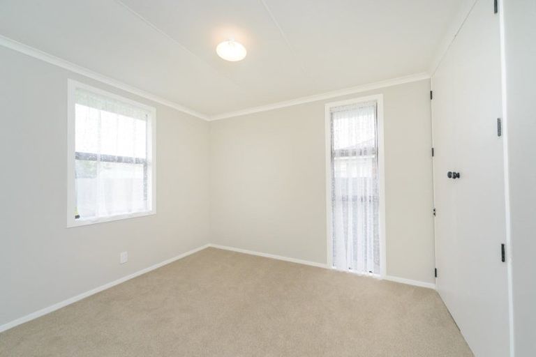 Photo of property in 8 Adams Place, Kelvin Grove, Palmerston North, 4414