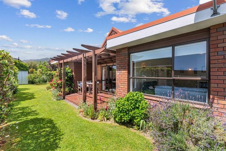 Photo of property in 9 Awanui Drive, Waikanae, 5036