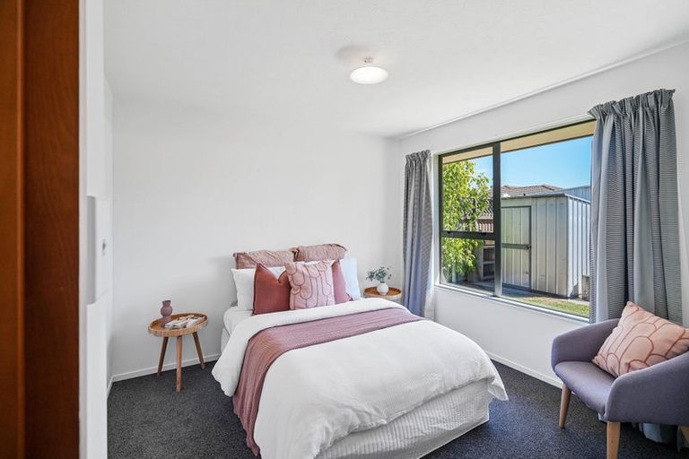 Photo of property in 10 Mull Place, Broomfield, Christchurch, 8042