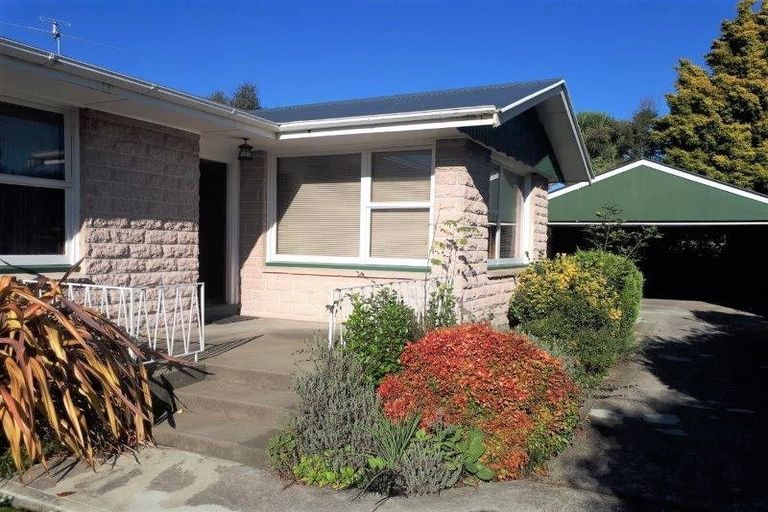 Photo of property in 19 Birkenhead Street, Avonhead, Christchurch, 8042