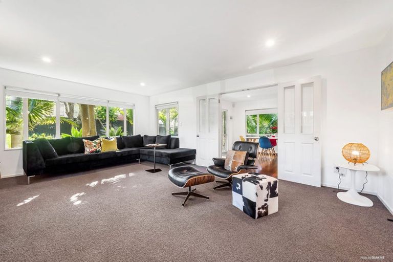 Photo of property in 2/12 Wolsley Avenue, Milford, Auckland, 0620