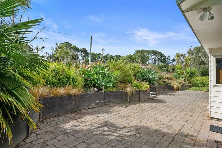 Photo of property in 10 Merewhira Road, Paremoremo, Albany, 0793