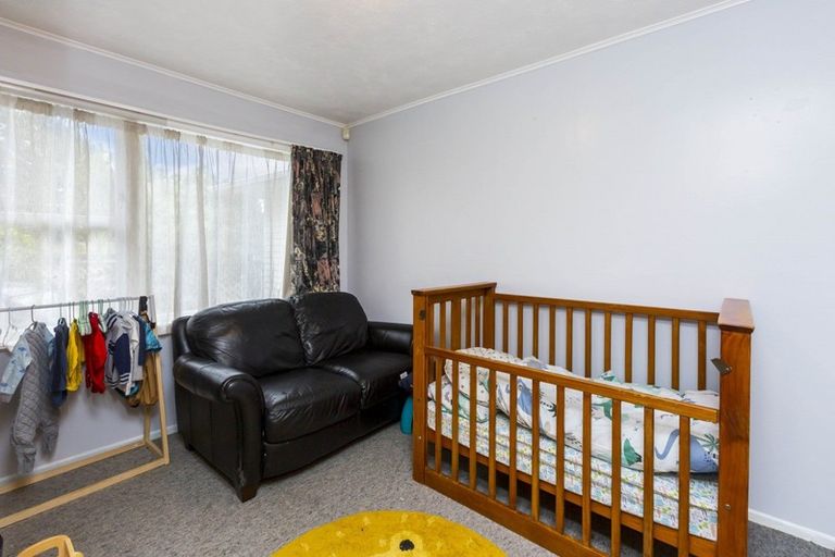 Photo of property in 39 Vista Crescent, Maoribank, Upper Hutt, 5018