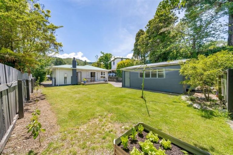 Photo of property in 5 Whangakoko Grove, Birchville, Upper Hutt, 5018
