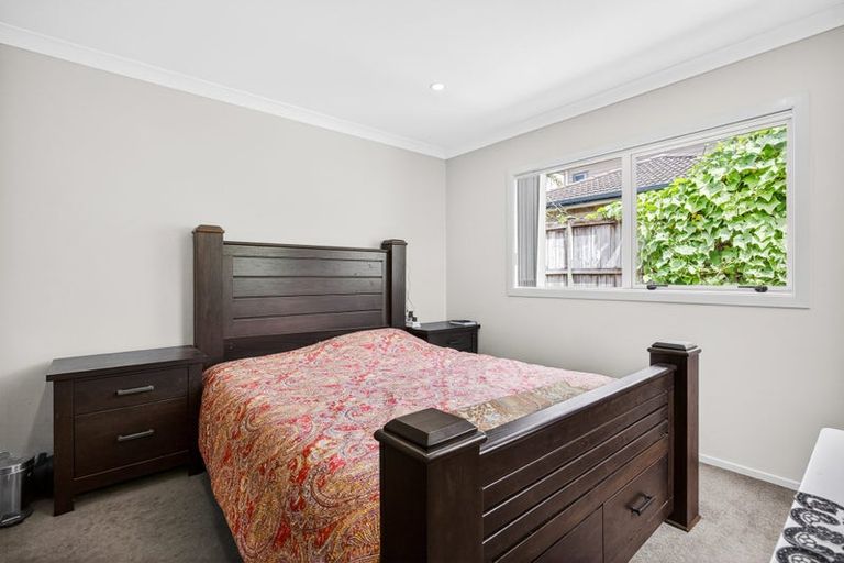 Photo of property in 37 Riverglade Parkway, Te Atatu South, Auckland, 0610