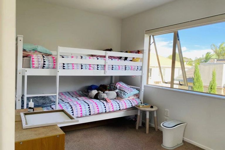 Photo of property in 8 Living Stream Road, Albany Heights, Auckland, 0632