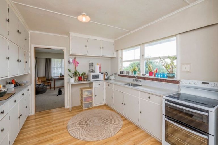 Photo of property in 18 Clyde Street, Levin, 5510