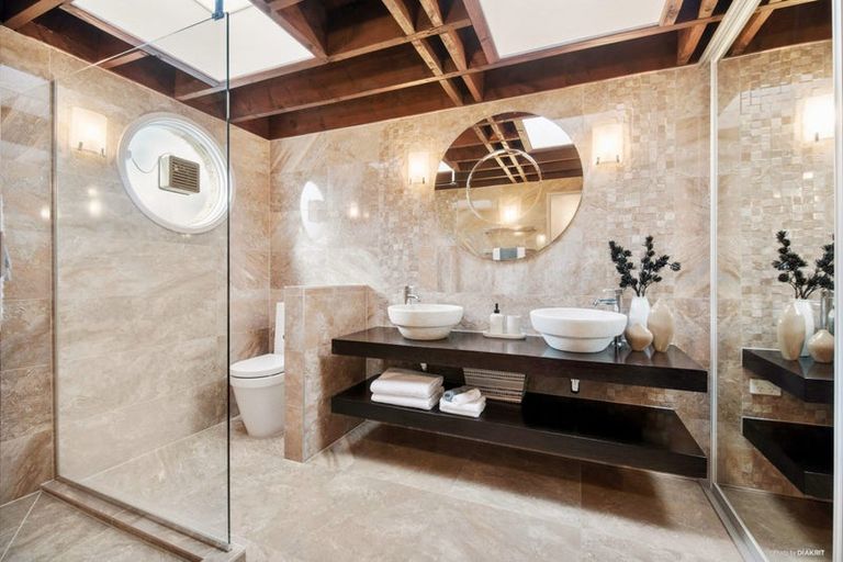 Photo of property in 1/7 Cobblestone Lane, Hillcrest, Auckland, 0627