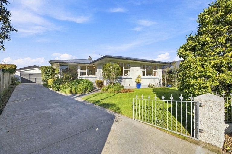 Photo of property in 20 Ramore Place, Redwood, Christchurch, 8051