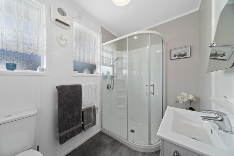 Photo of property in 8 Paehoro Grove, Turangi, 3334