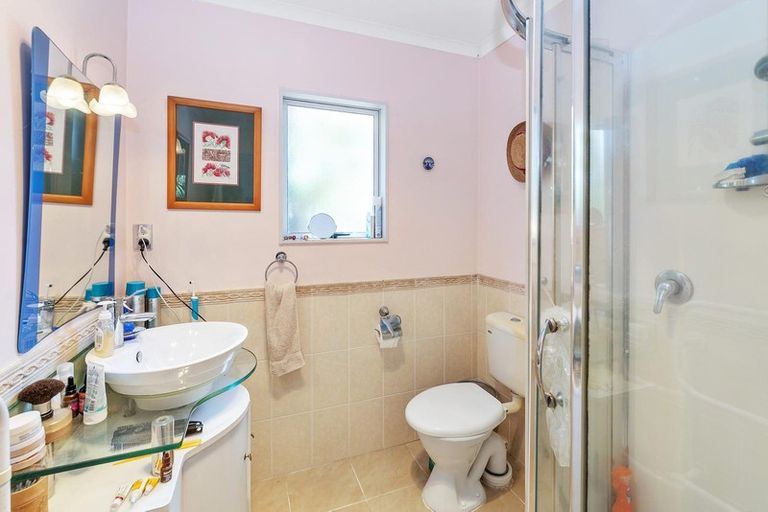 Photo of property in 44 Cutler Street, New Lynn, Auckland, 0600