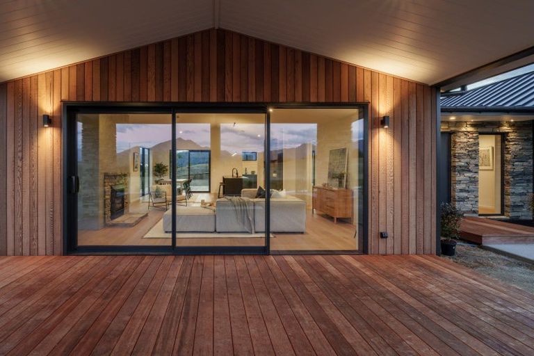 Photo of property in 30 Carrickmore Crescent, Wanaka, 9305