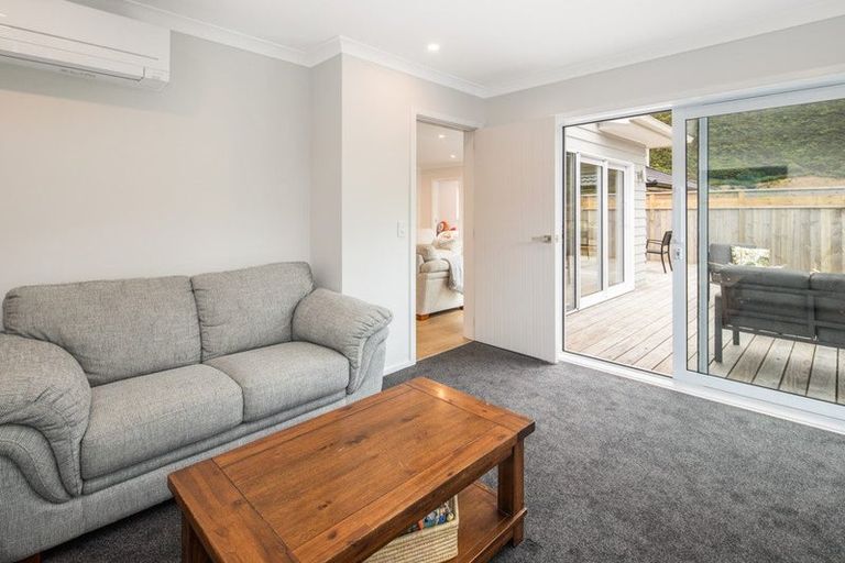 Photo of property in 3 Riroriro Close, Crofton Downs, Wellington, 6035