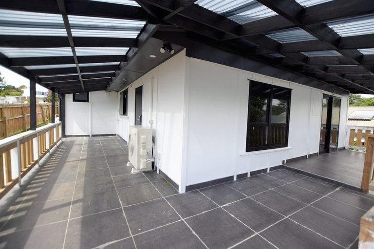 Photo of property in 1/112 View Road, Sunnyvale, Auckland, 0612