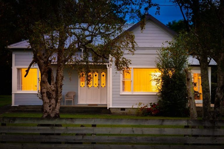 Photo of property in 46 School Road, Te Horo, Otaki, 5582