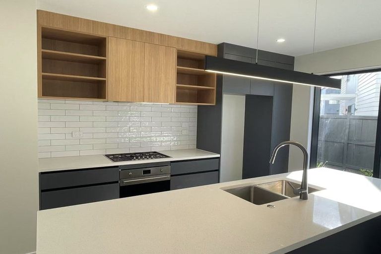 Photo of property in 6 Babos Avenue, Kumeu, 0810