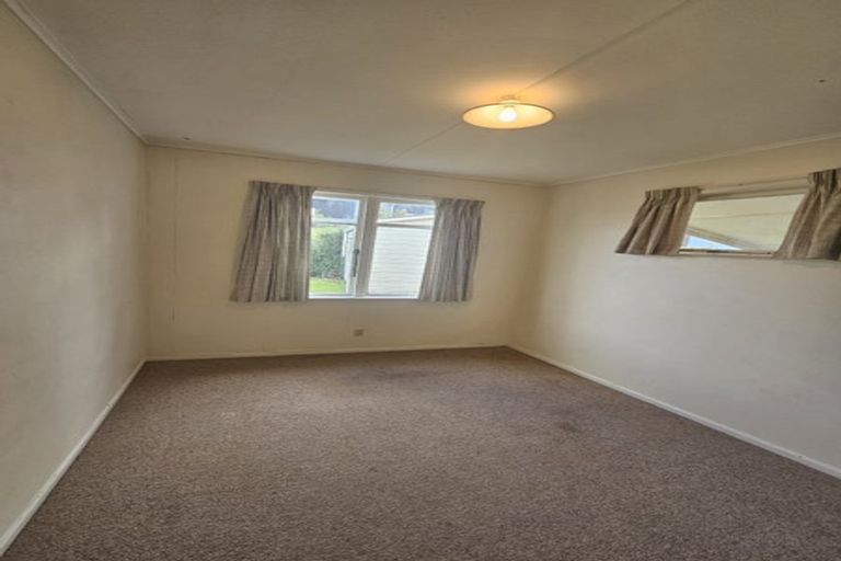 Photo of property in 9 Karewa Street, Castlecliff, Whanganui, 4501