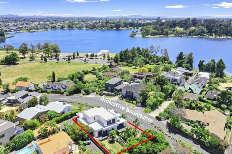 Photo of property in 133 Lake Crescent, Hamilton Lake, Hamilton, 3204