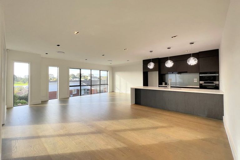 Photo of property in 11c Markham Place, Bucklands Beach, Auckland, 2012
