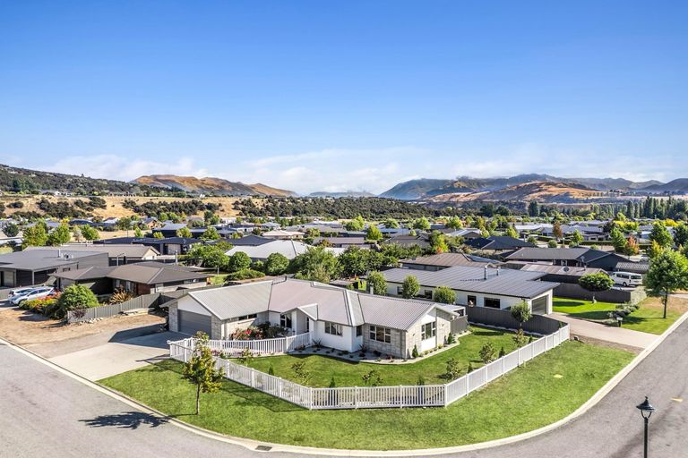 Photo of property in 18 Finch Street, Albert Town, Wanaka, 9305