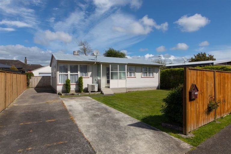 Photo of property in 102 Limbrick Street, Terrace End, Palmerston North, 4410