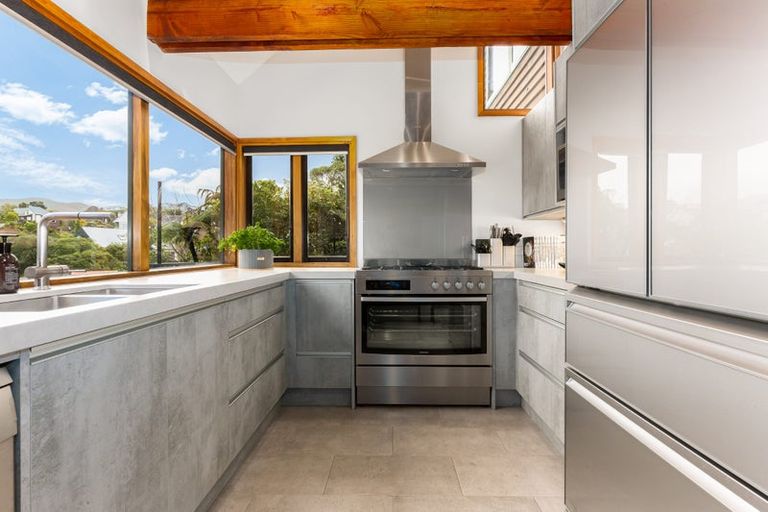 Photo of property in 54 Amapur Drive, Khandallah, Wellington, 6035