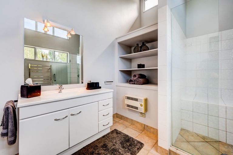 Photo of property in 9a Trevathan Lane, Wanaka, 9305