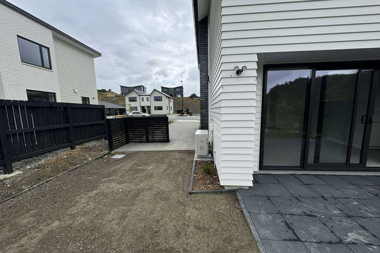 Photo of property in 38 Turtleback Avenue, Whitby, 5024