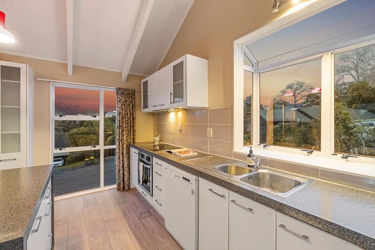 Photo of property in 2/9 Lynngate Place, Hillcrest, Auckland, 0627